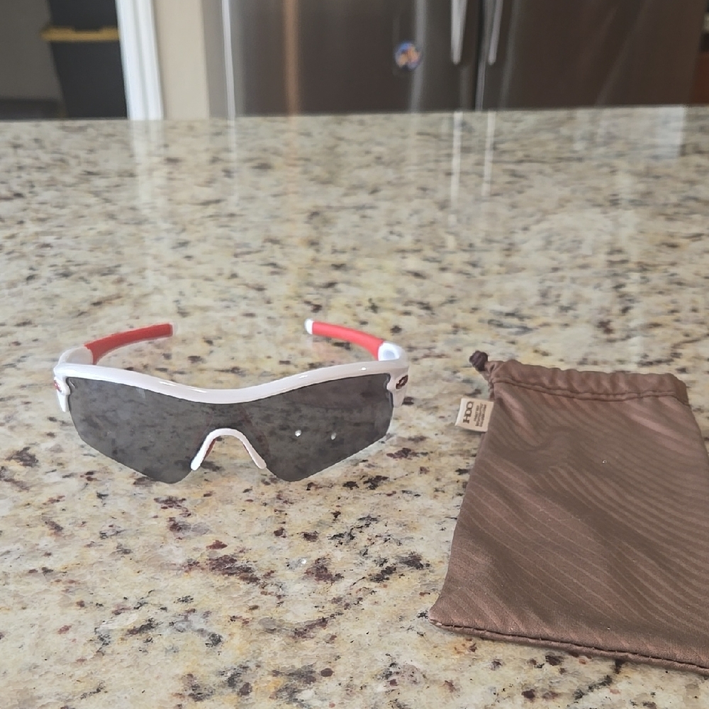 Oakley Sunglass Radar 09-721 White Red Frame